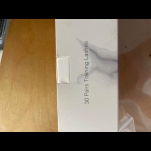 Everything you need to start LASHING - Picture 9 of 9